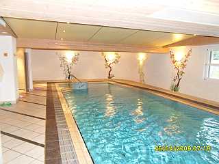 Schwimmbecken