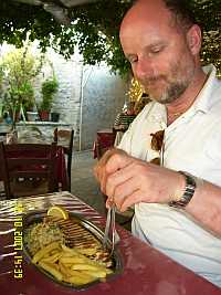 Lutz isst Schwertfisch